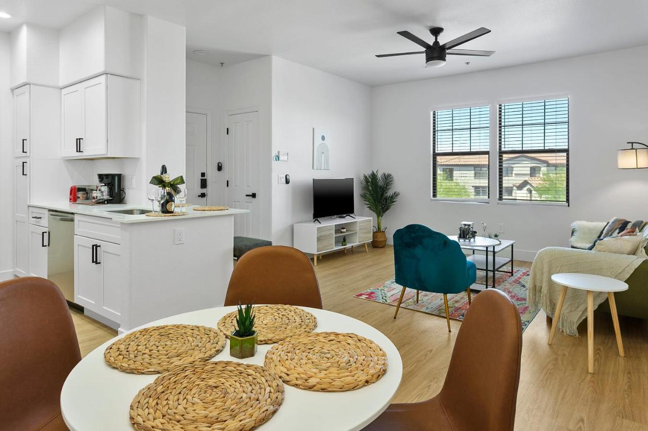 Cozysuites Glendale By The Stadium With Pool 01 Buitenkant foto